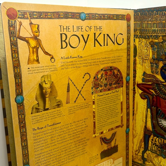 Tutankhamun Deluxe Jigsaw Puzzle Book - Picture 10 of 17